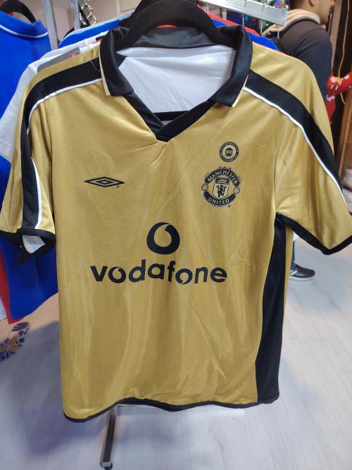 umbro Playera deportiva Dorado S y M