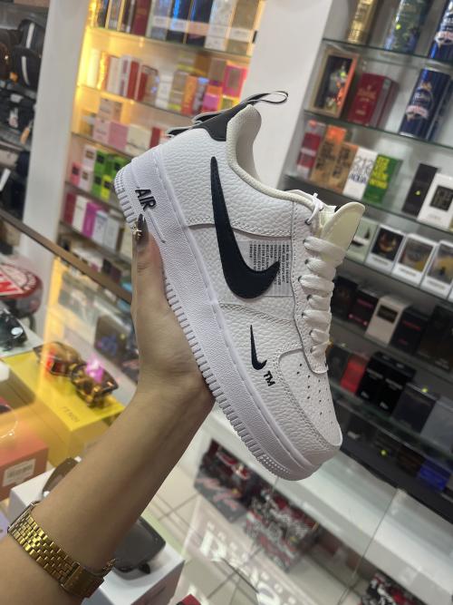 Nike Air Force One Utility Low blanco con negro 25