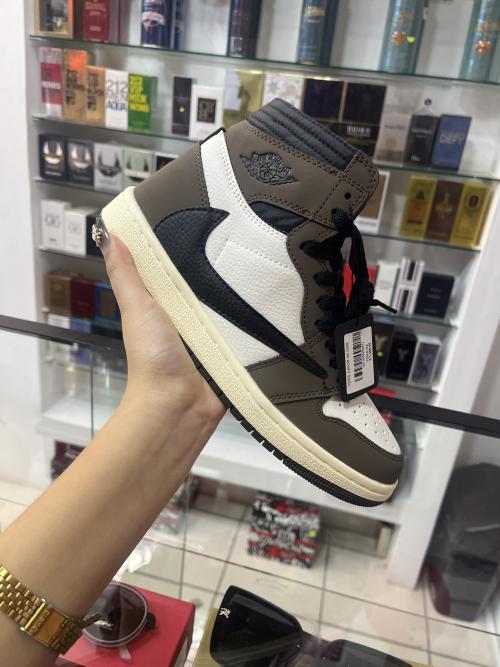 Nike Air Jordan Retro 1 Mocha Travis Scott Café 25