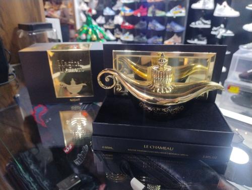 Le chameau Magical moment Negro y dorado