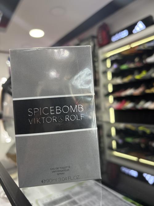 Viktor & Rolf SpiceBomb Gris y negro